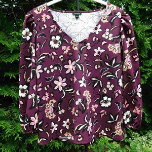 Ann Taylor Beautiful Floral Print V-Neck Top